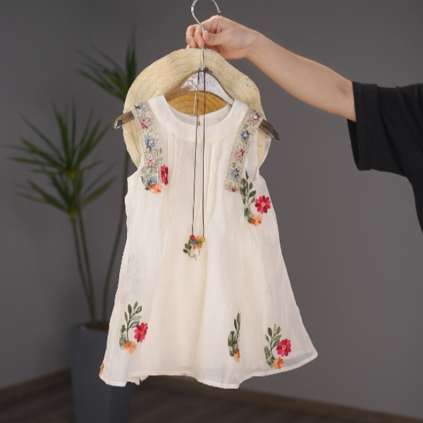 【柠萌】AYJ250289女童民族风重工刺绣时尚无袖连衣裙送帽子项链