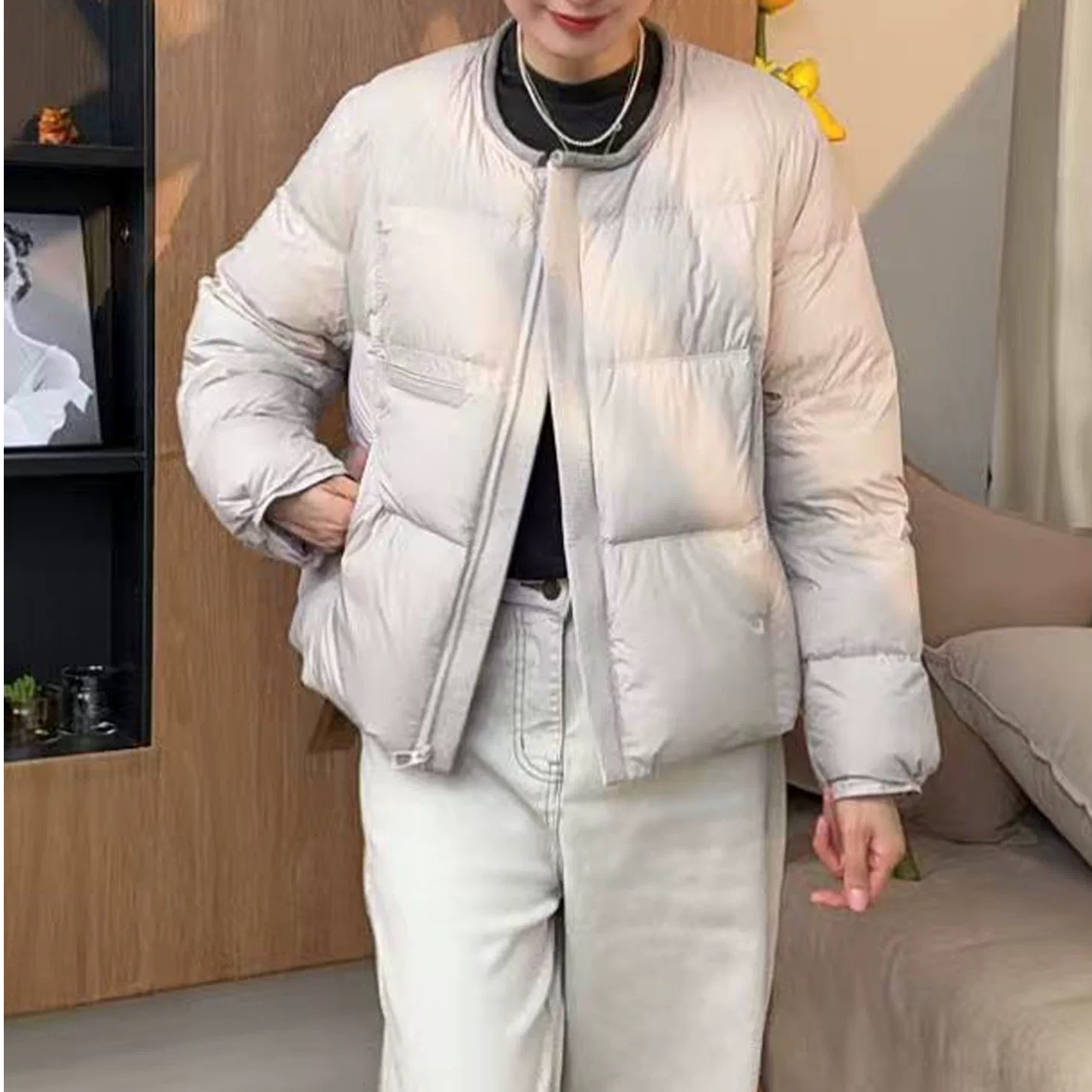 90鸭绒圆领轻薄羽绒服女简约休闲时尚宽松百搭短款保暖外套