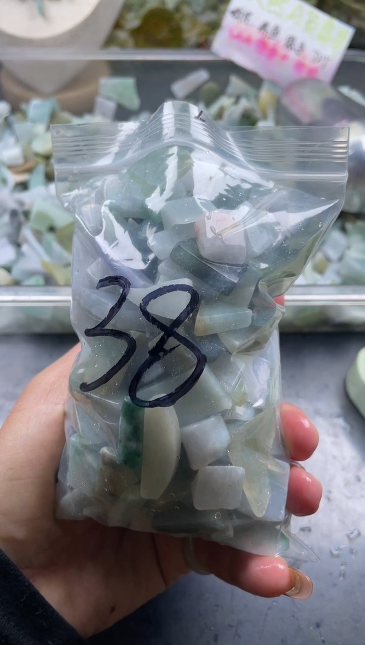 配石翡翠天然翡翠小号500克38