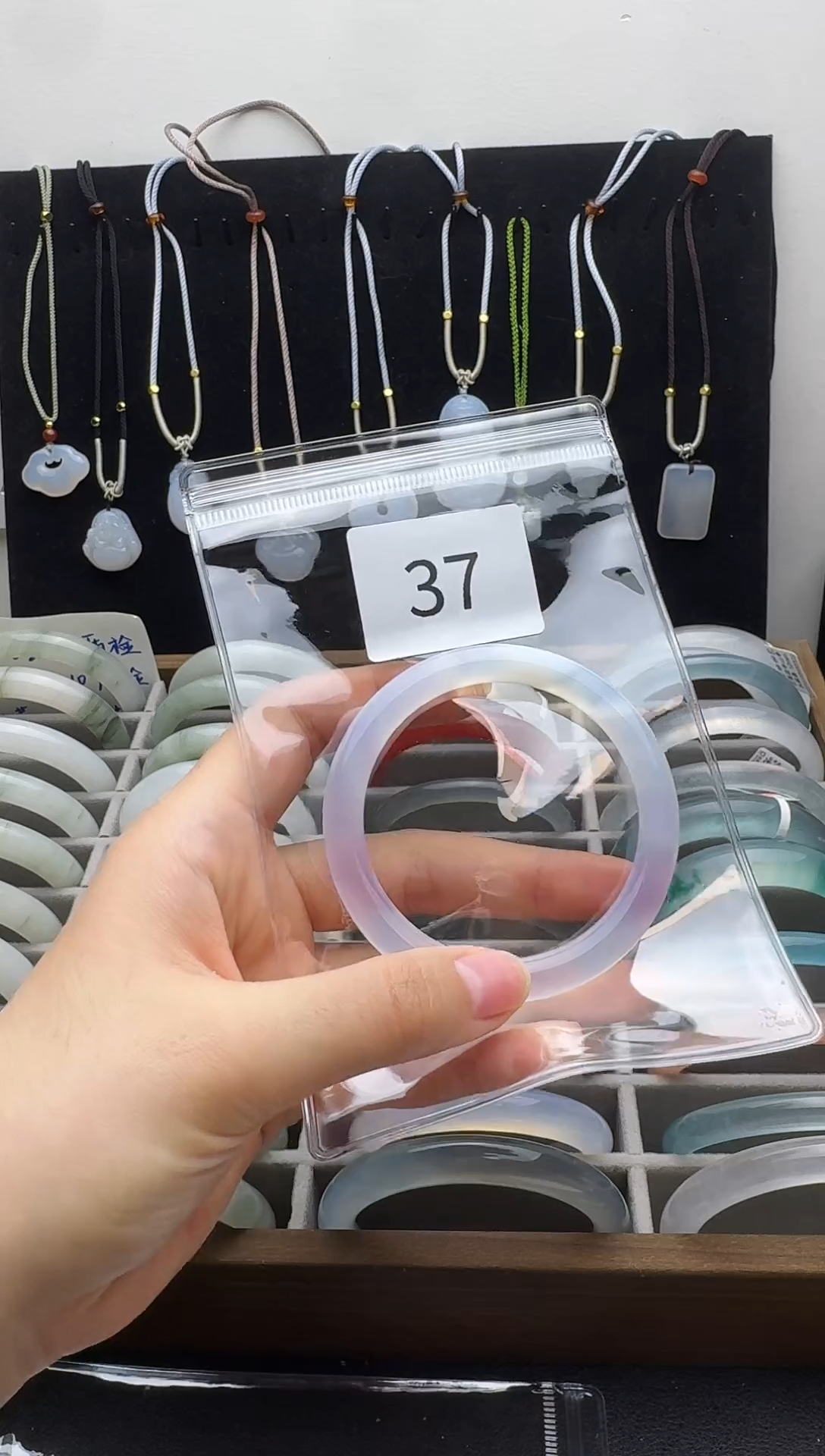 【闪购商品】玛瑙/玉髓手镯合金玉髓镯子