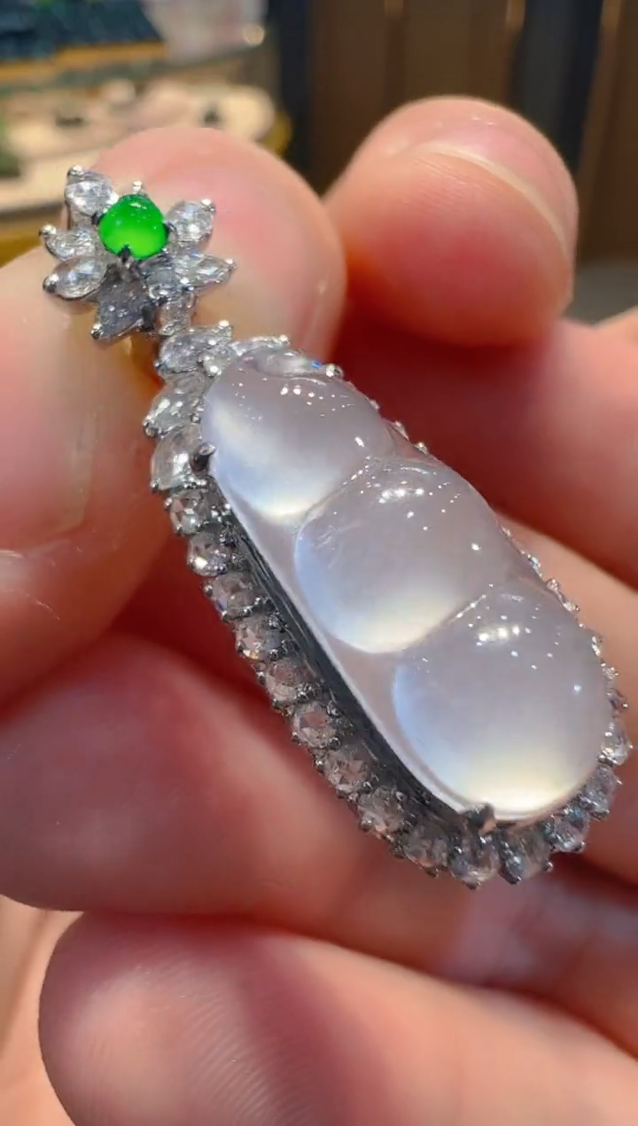 【闪购商品】翡翠吊坠(不含链)18K金镶嵌                   