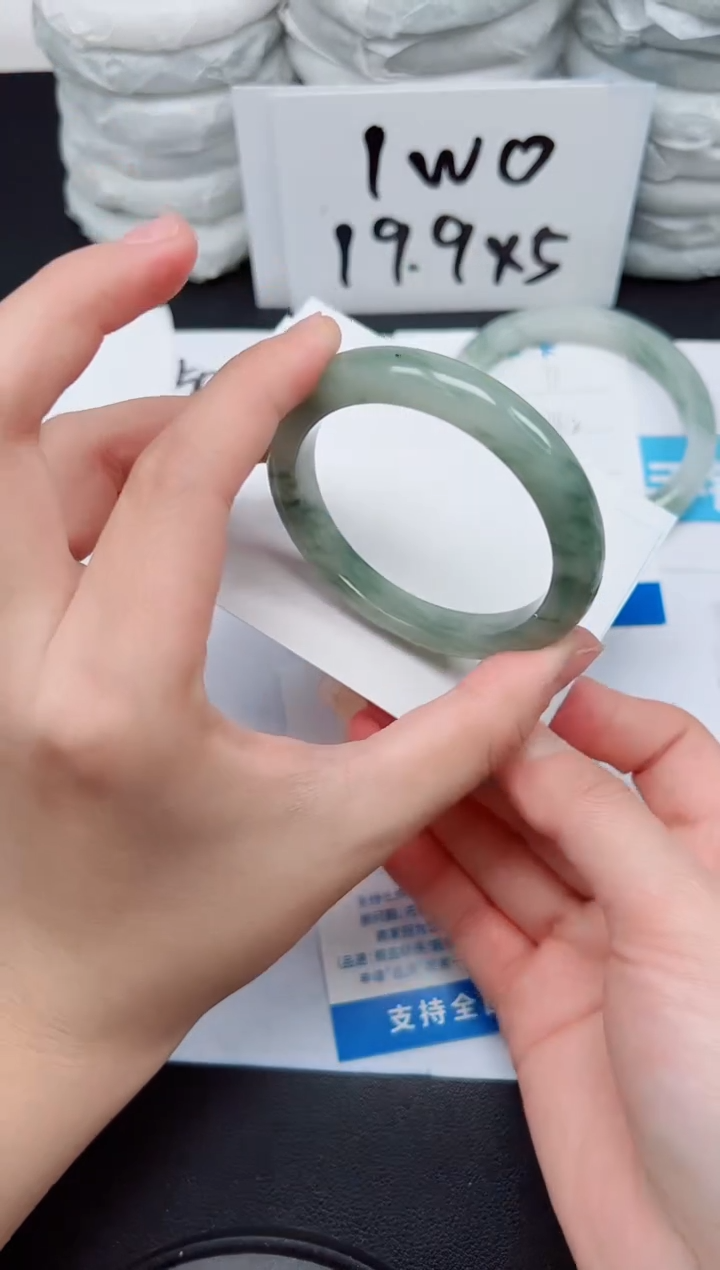 【闪购商品】石英质玉手镯未镶嵌G72-52