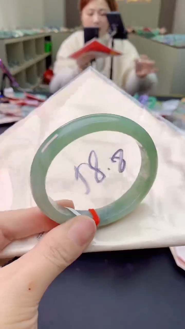 【闪购商品】翡翠手镯未镶嵌1052155441