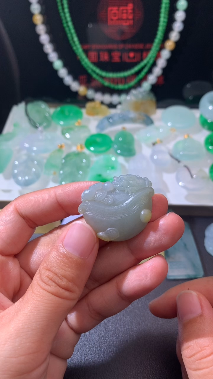 未镶嵌定制翡翠      