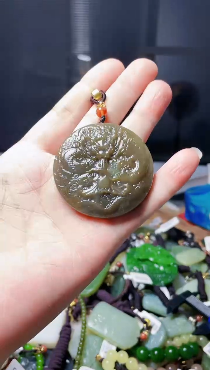 颈饰未镶嵌和田玉1