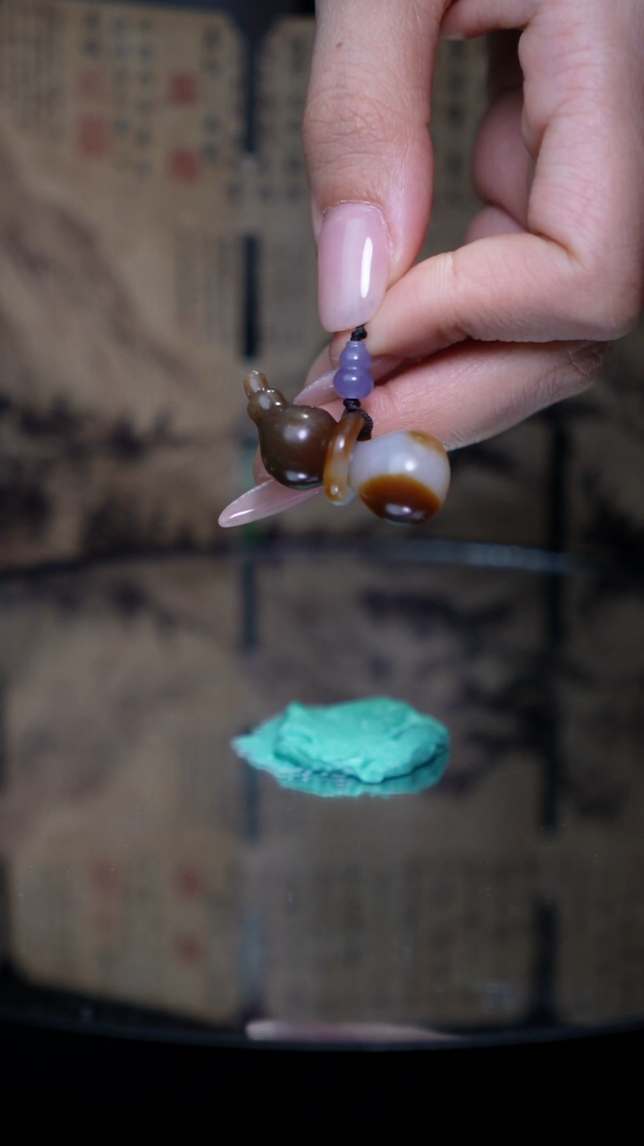 未镶嵌和田玉挂件9.5克新疆且末金山糖葫芦挂件