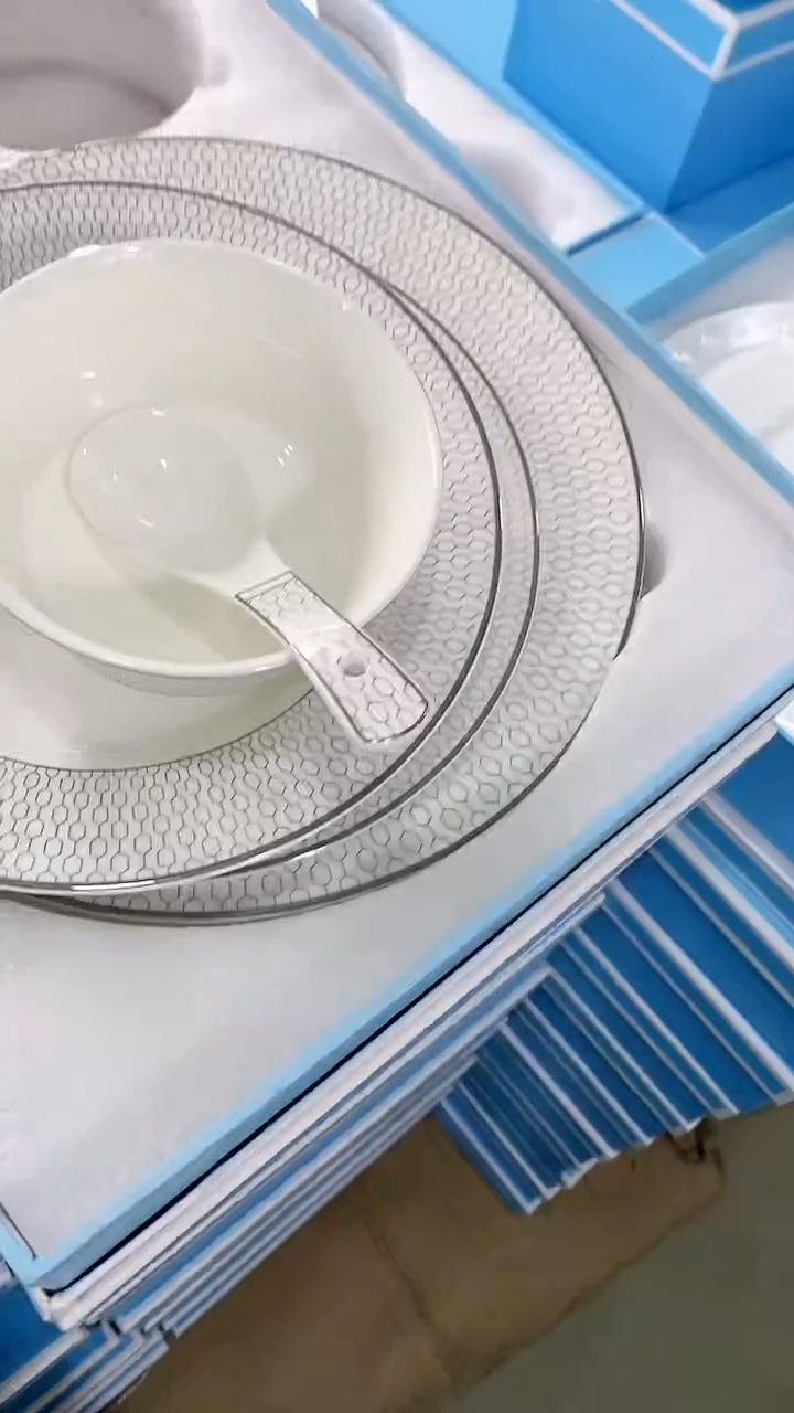 瓷片锅碗瓢盆一件不留@@1