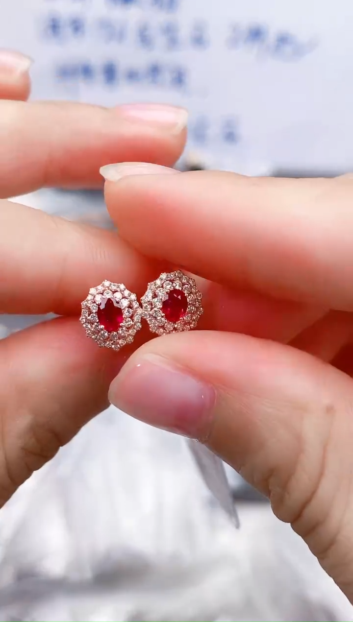 耳饰18K金镶嵌红宝石高货