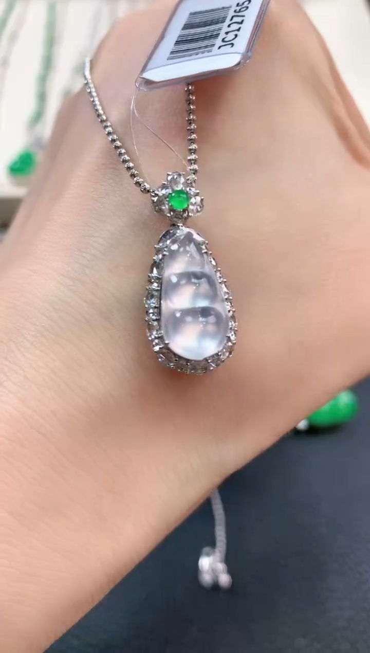 【闪购商品】翡翠吊坠(不含链)18K金镶嵌m82不退换