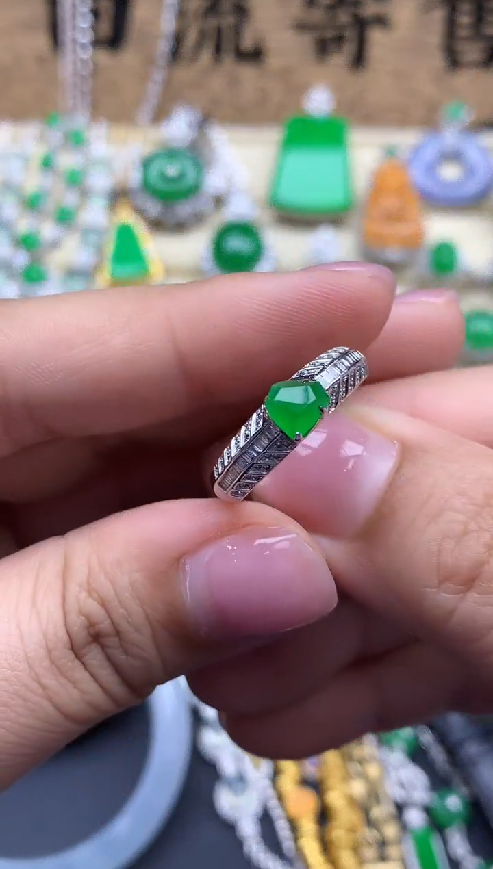 【闪购商品】翡翠戒指18K金镶嵌653-中国好珍宝