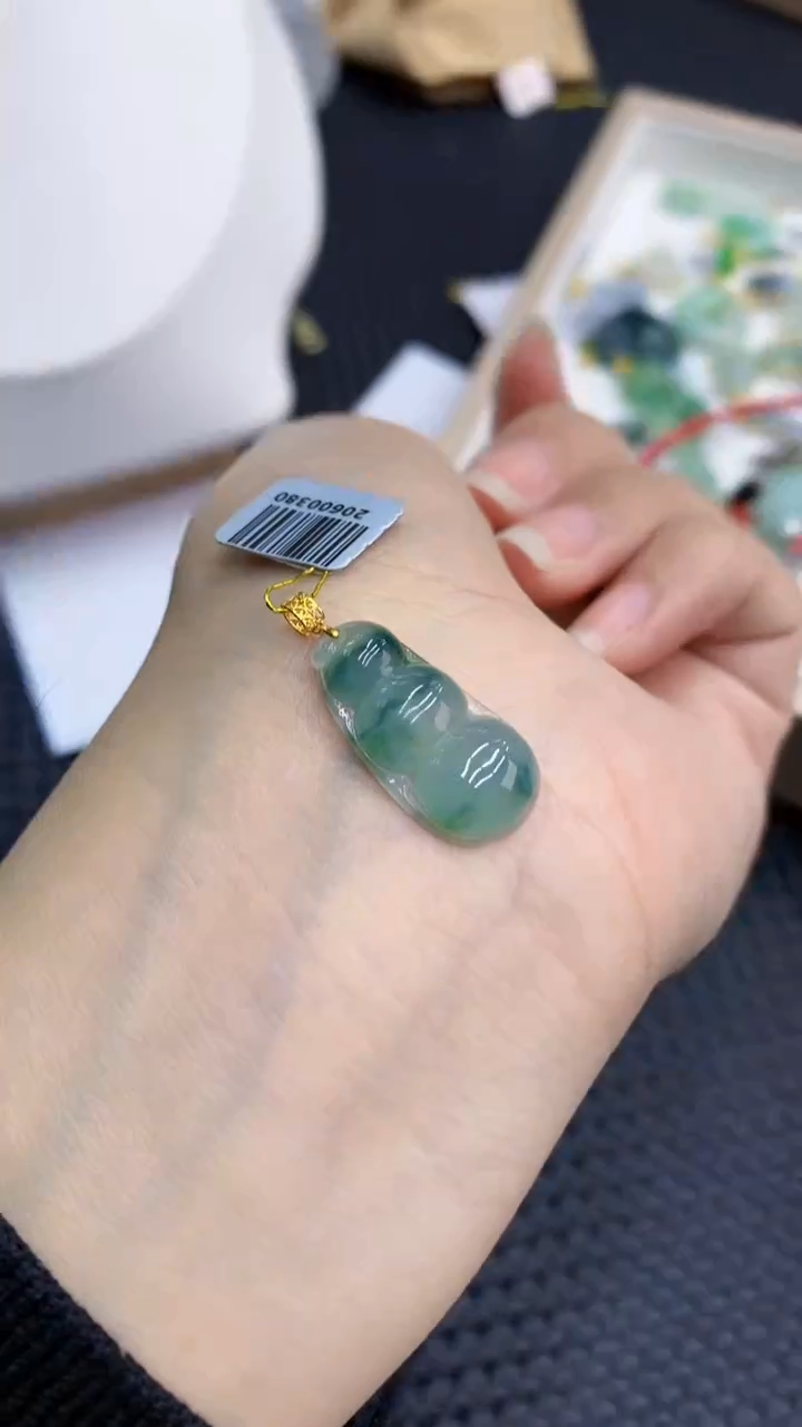 【闪购商品】翡翠颈饰18K金镶嵌            8