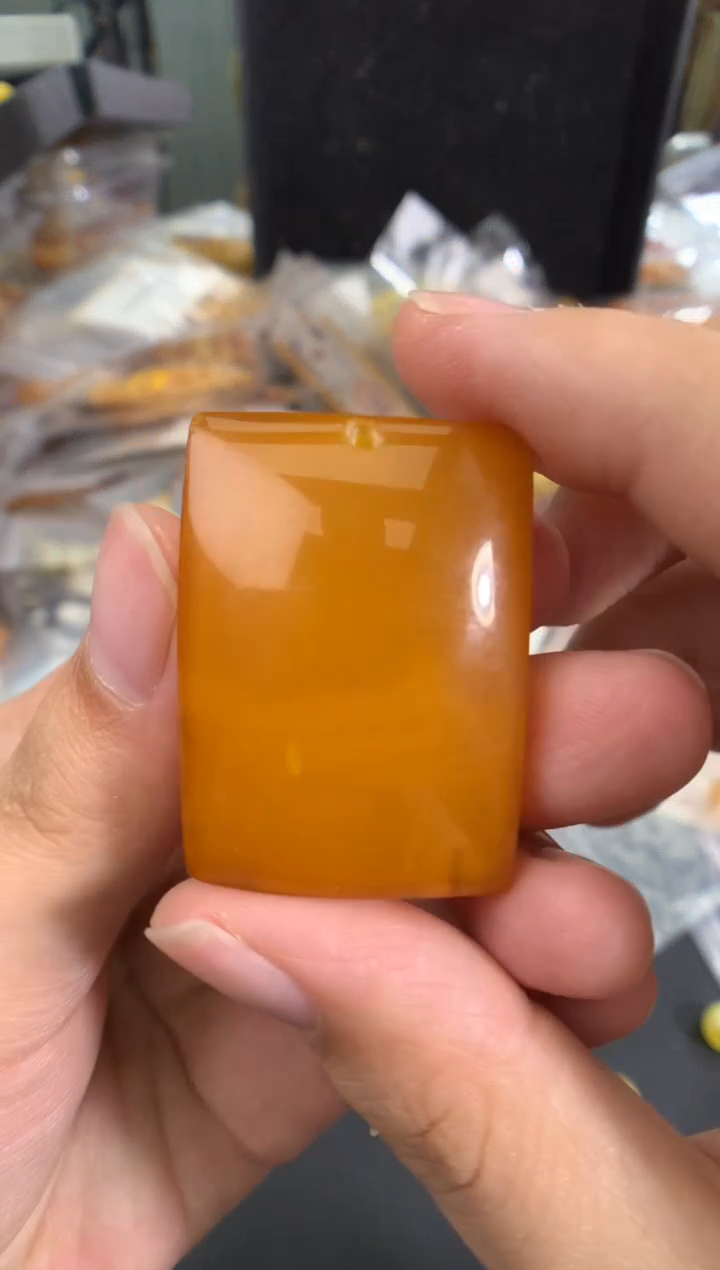 蜜蜡未镶嵌珠宝奇石1