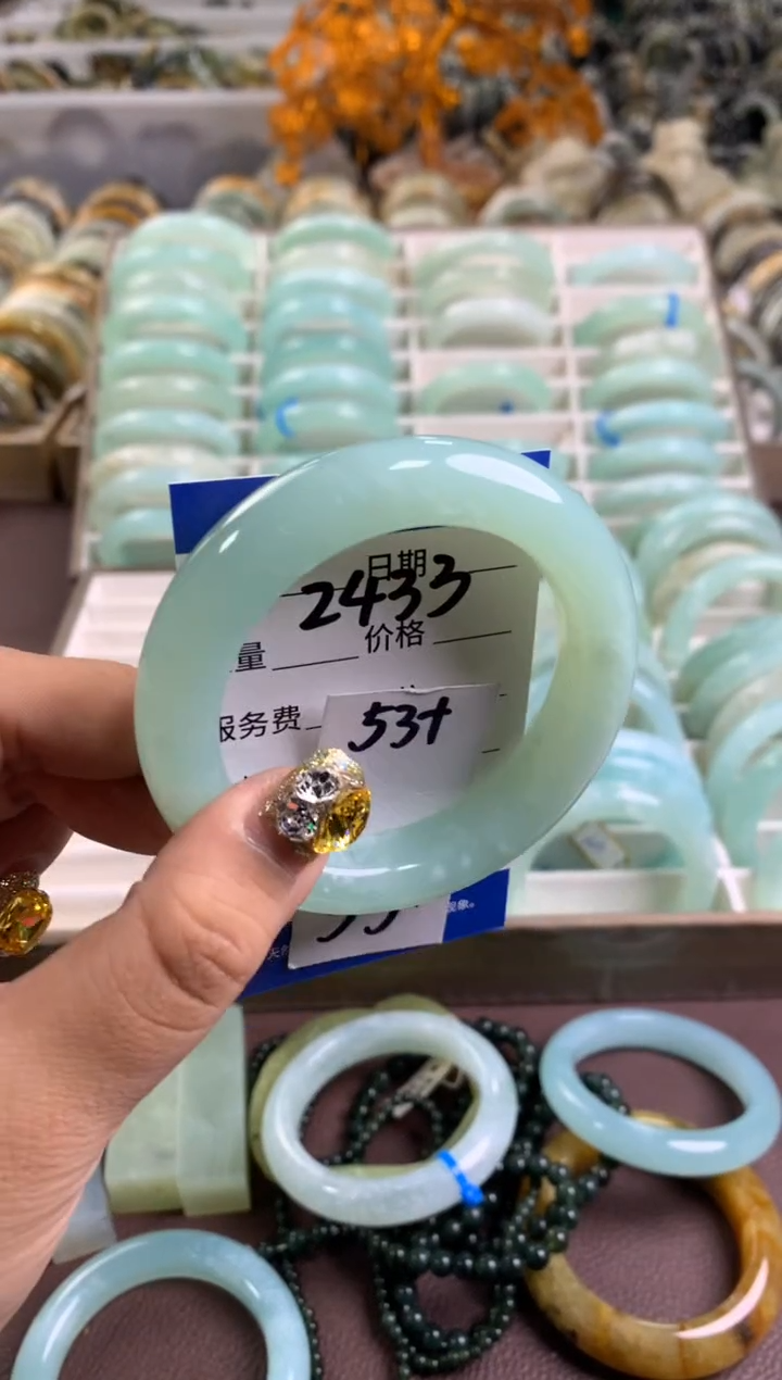 【闪购商品】蛇纹石玉手镯未镶嵌2433