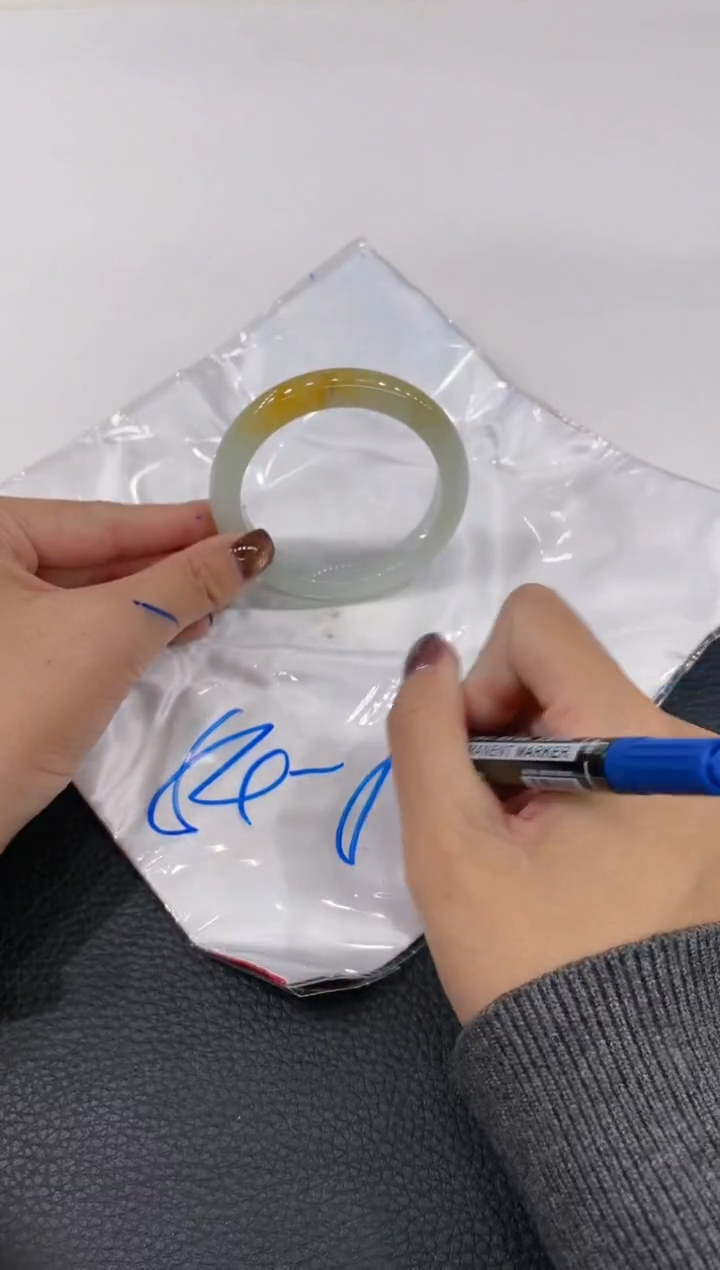 【闪购商品】翡翠手镯未镶嵌手镯