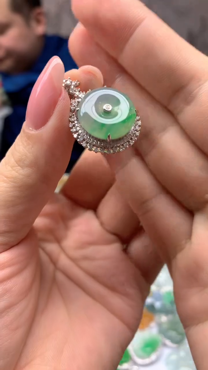 【闪购商品】翡翠颈饰18K金镶嵌319-天然翡翠