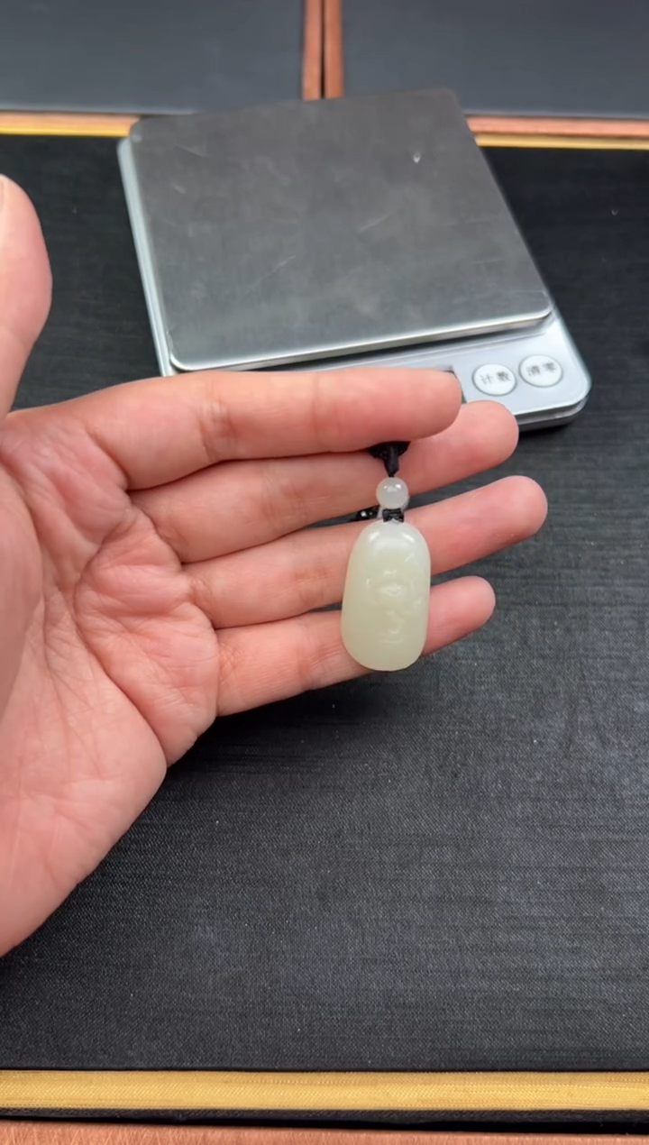 【闪购商品】和田玉吊坠(赠链)未镶嵌且末微色差迪克兰二细