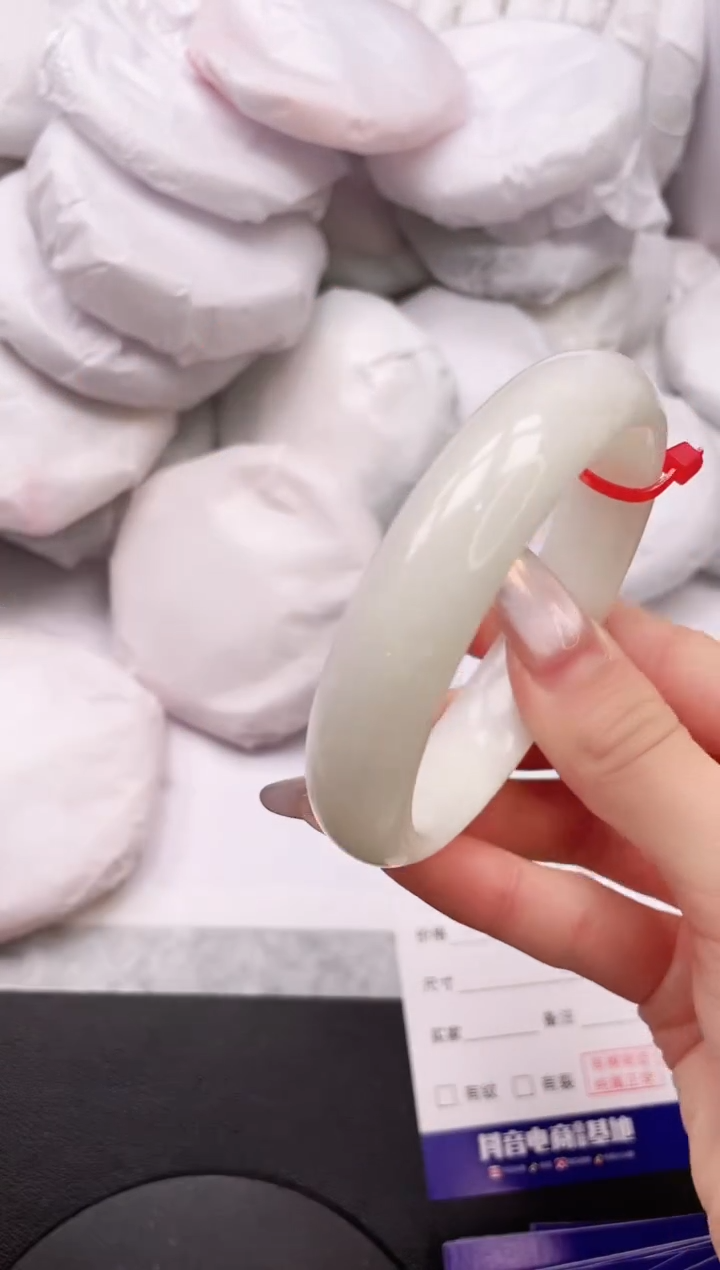 【闪购商品】和田玉手镯未镶嵌3K520-59