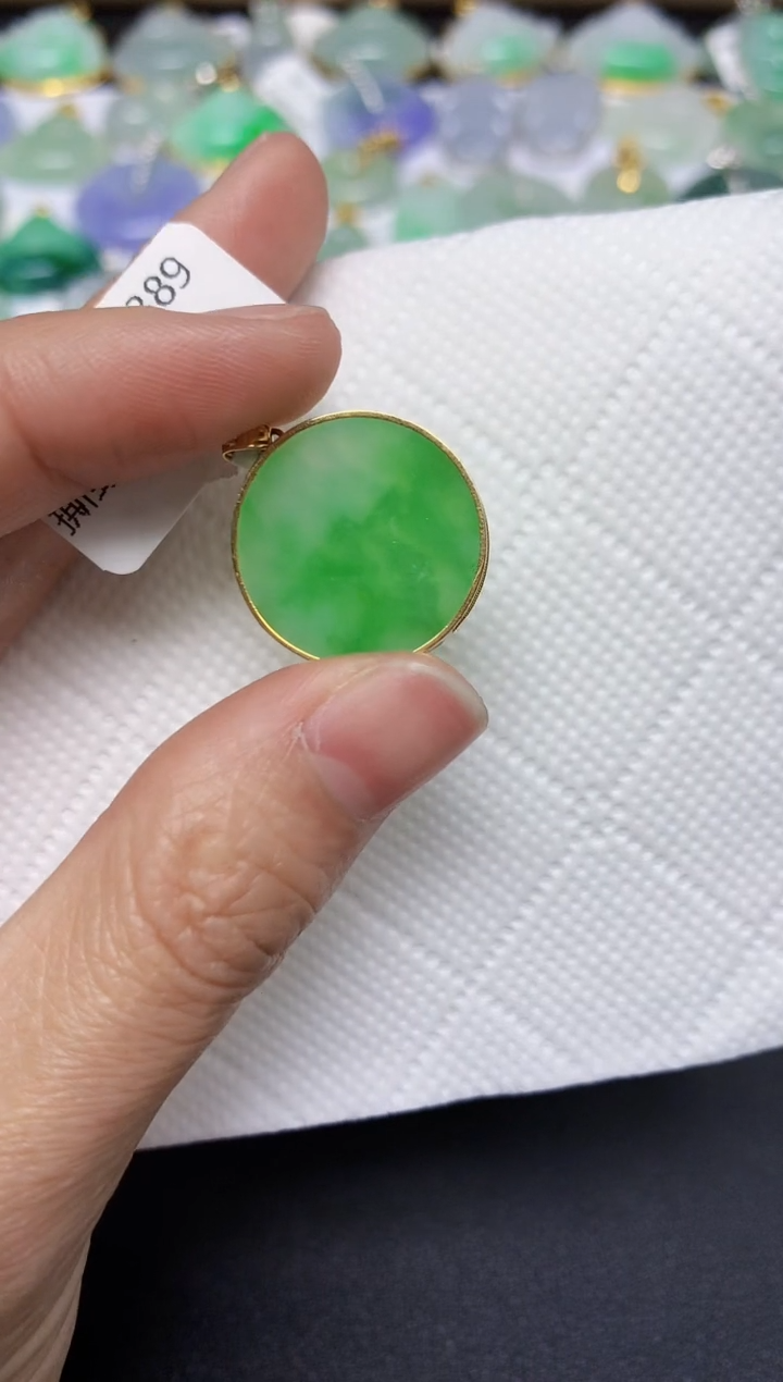 翡翠18K金镶嵌颈饰 天然翡翠A货