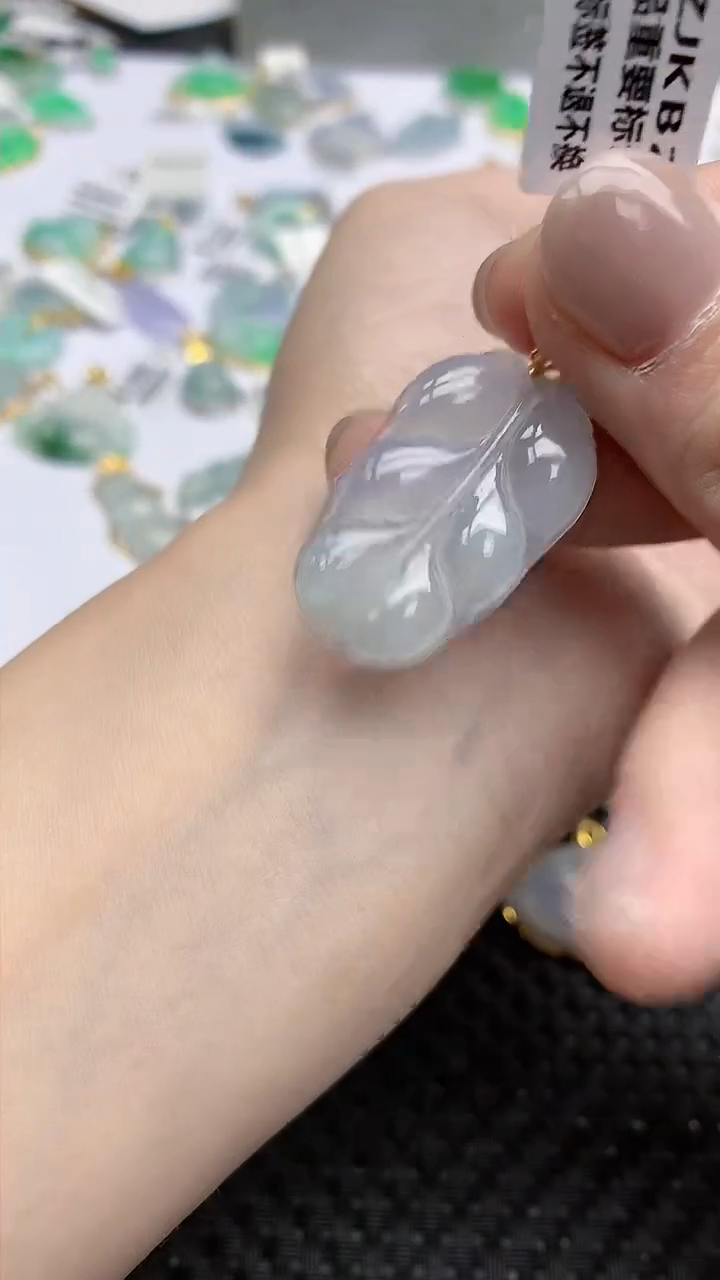 【闪购商品】翡翠挂件18K金镶嵌天然翡翠A货