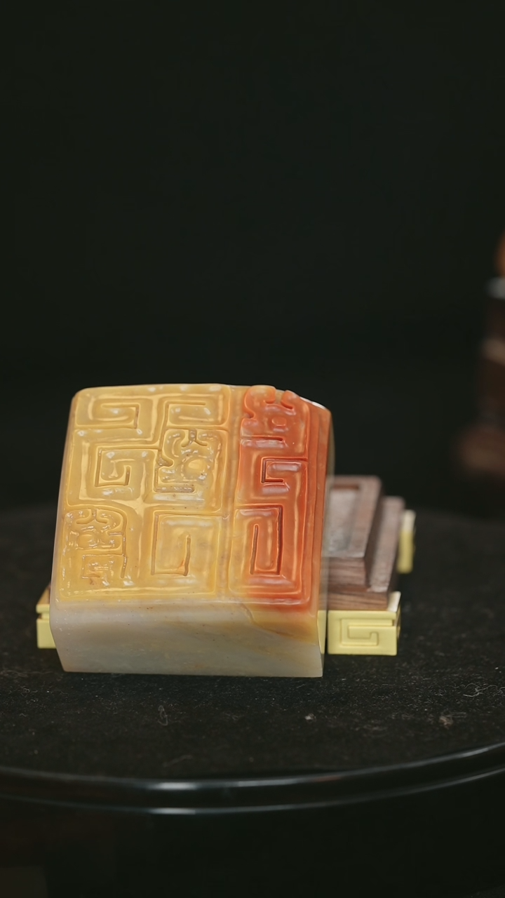 【闪购商品】寿山石三彩博古纹印石