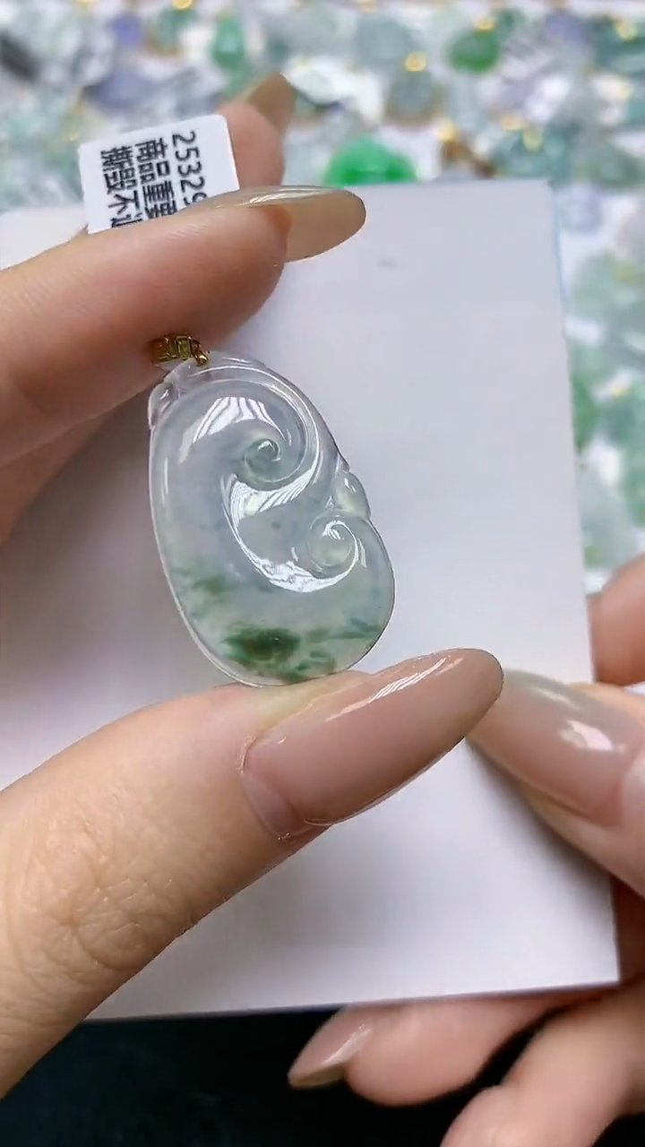 翡翠18K金镶嵌颈饰天然缅甸A货翡翠