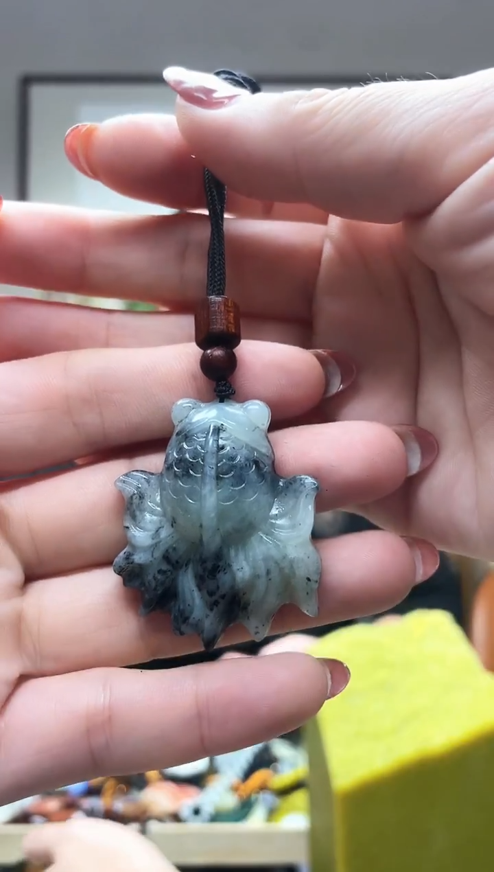 未镶嵌岫玉吊坠`