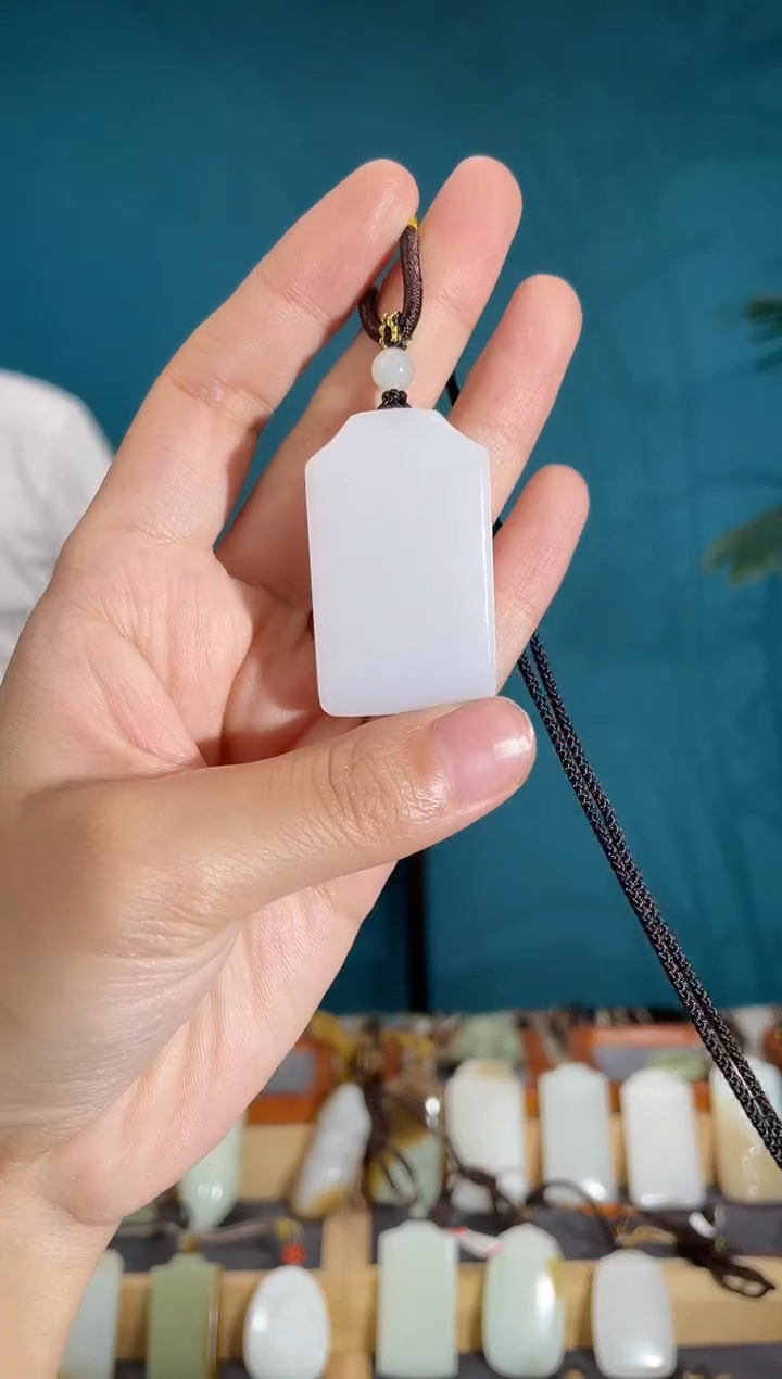 颈饰未镶嵌和田玉1