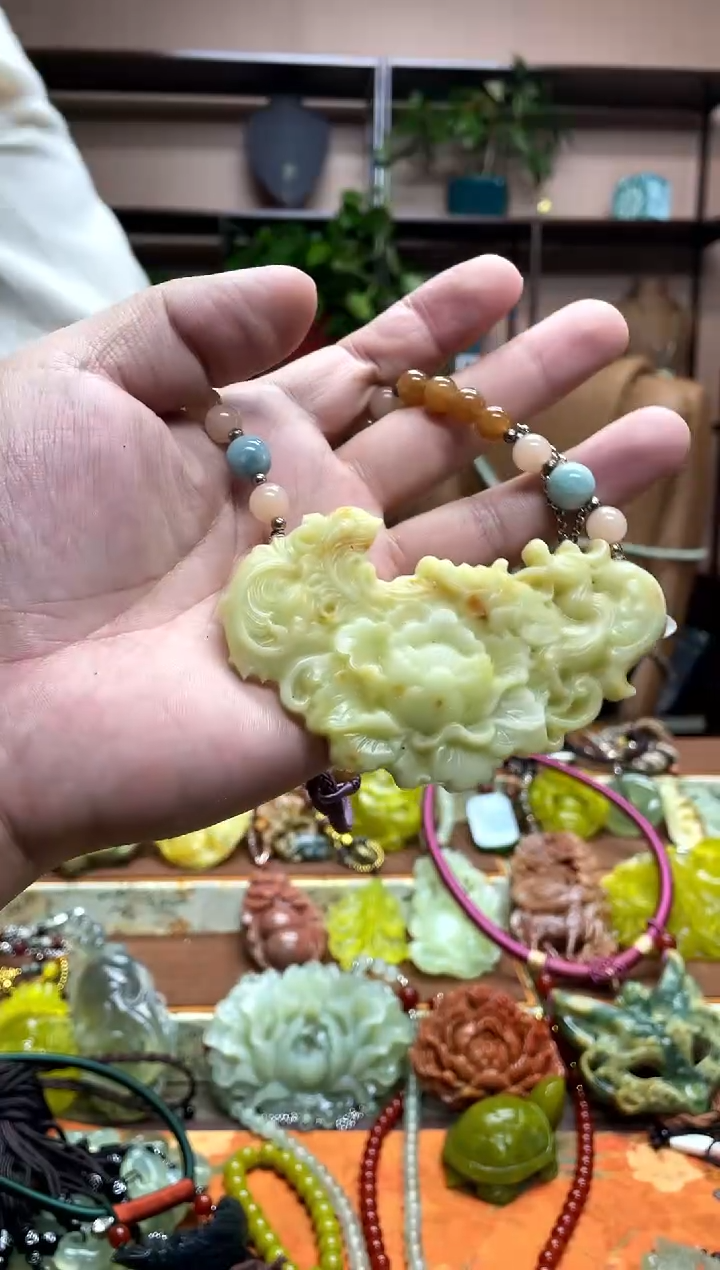 未镶嵌岫玉吊坠·