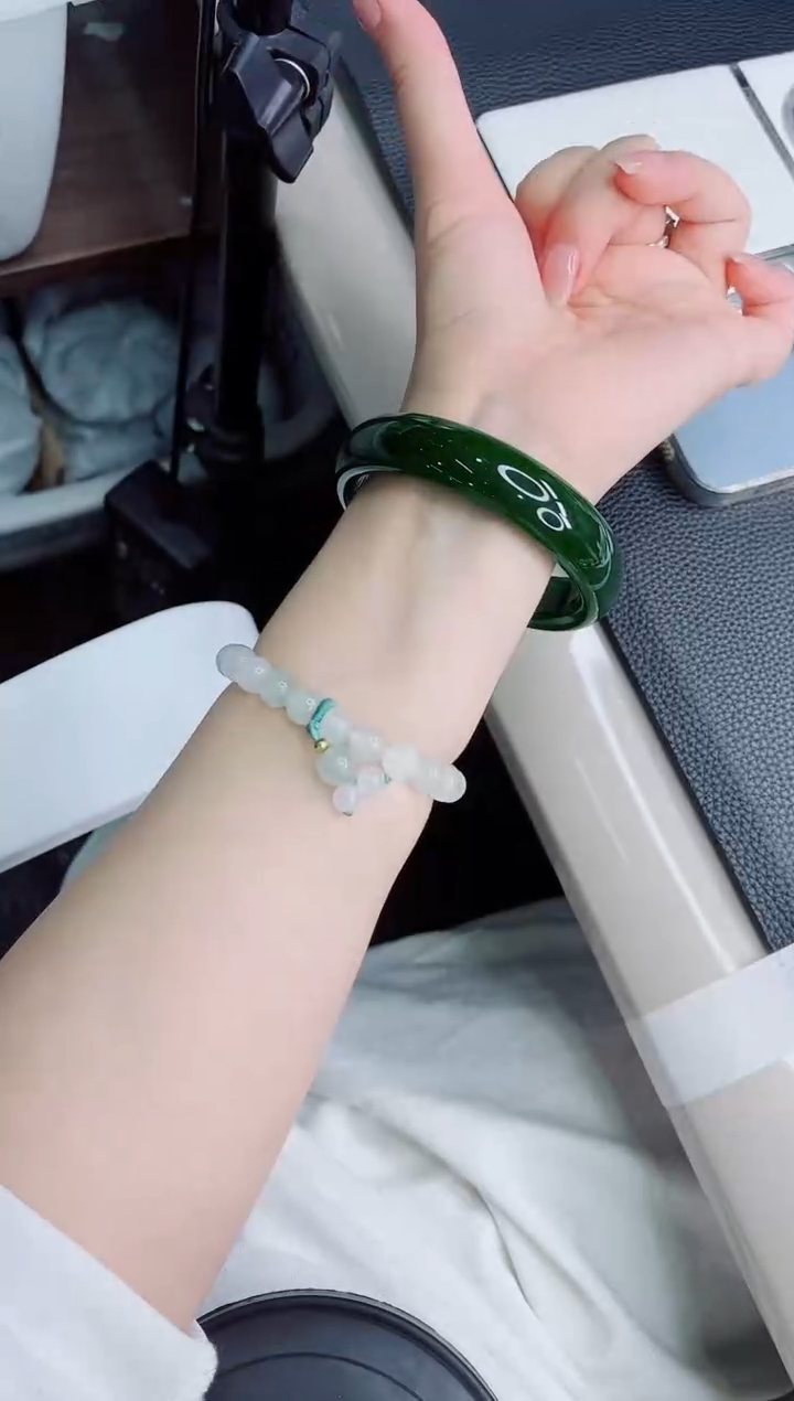 石英质玉手镯未镶嵌104-61.9