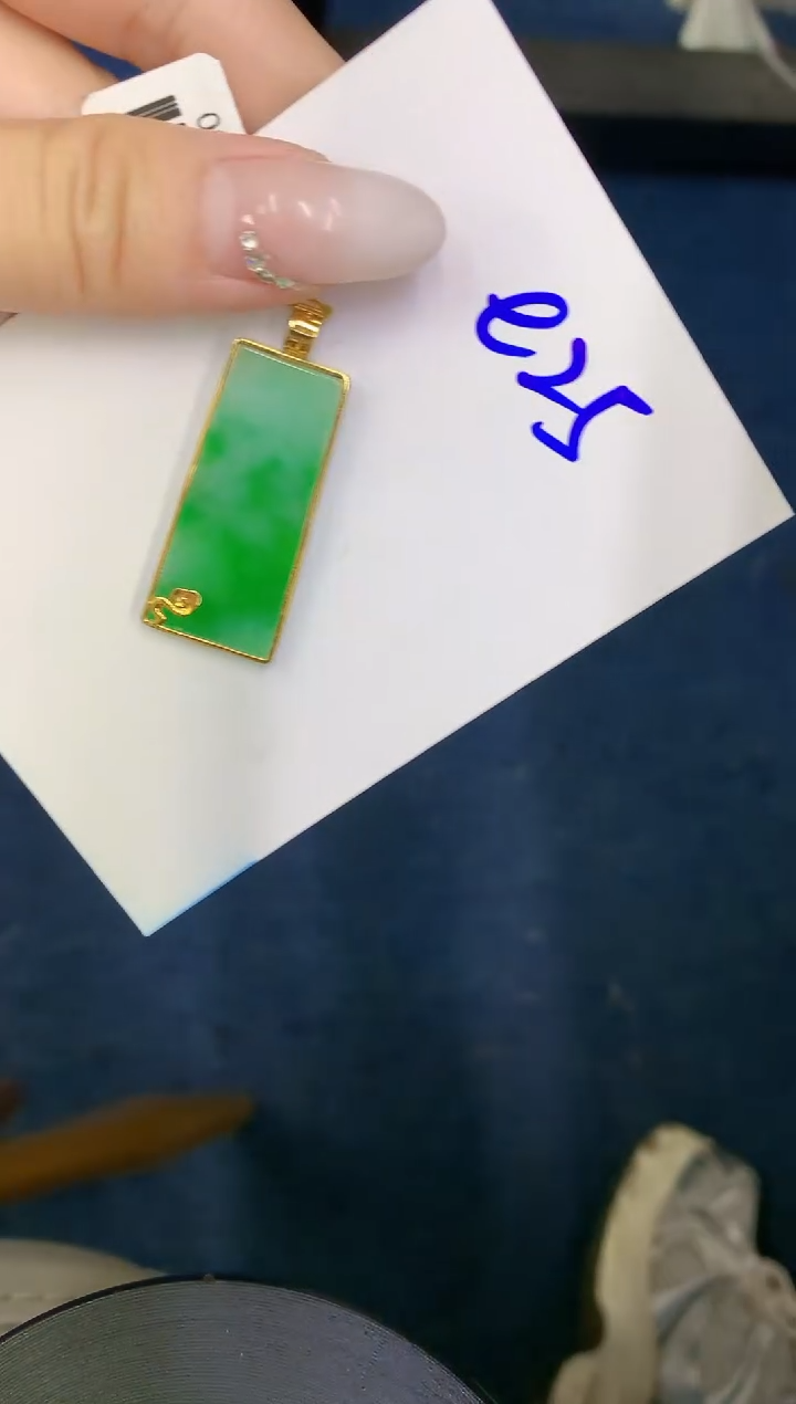 【闪购商品】翡翠颈饰18K金镶嵌00000000000