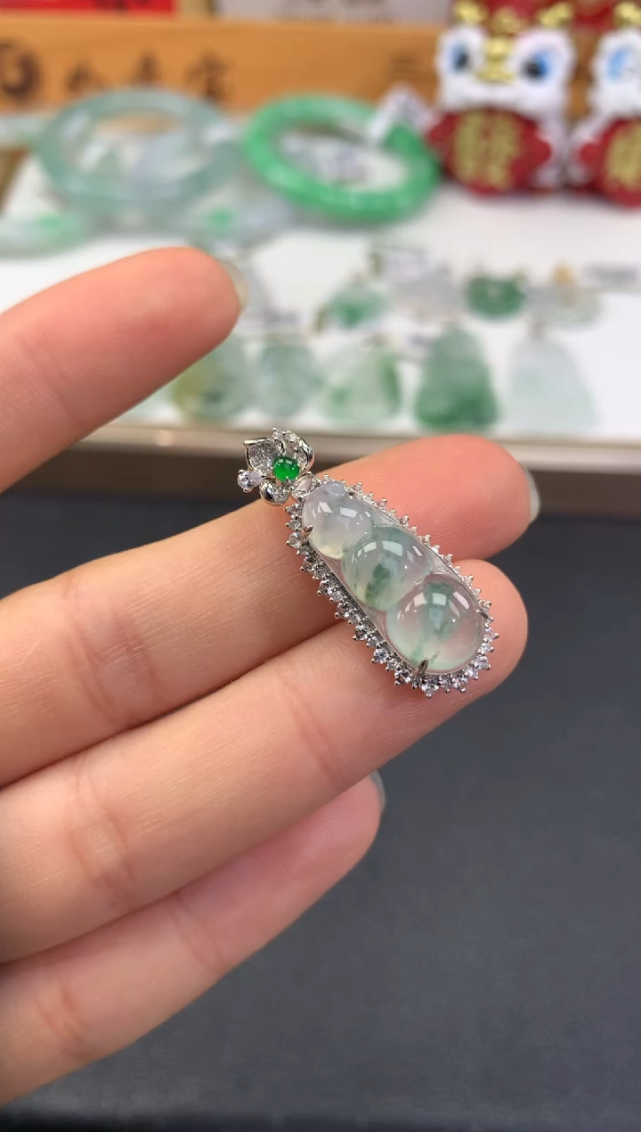 【闪购商品】翡翠颈饰18K金镶嵌              