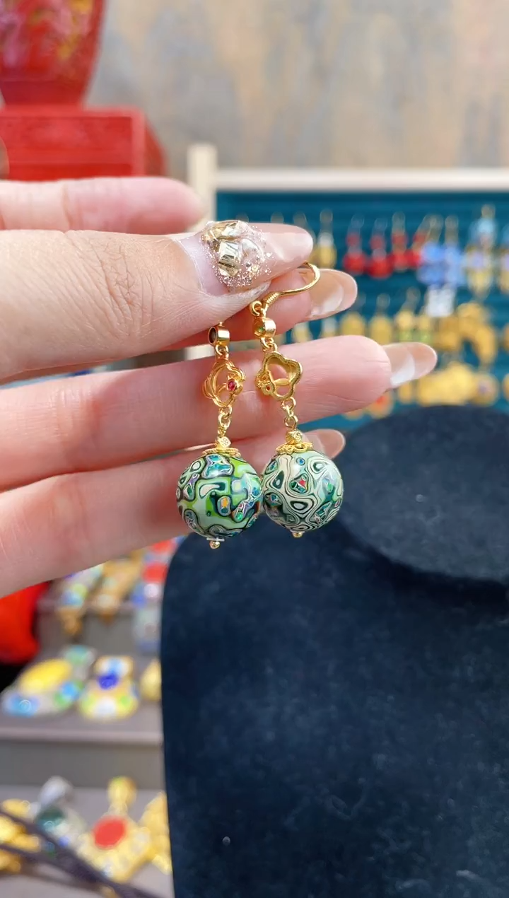 【闪购商品】非遗犀皮漆精品小耳环米绿色