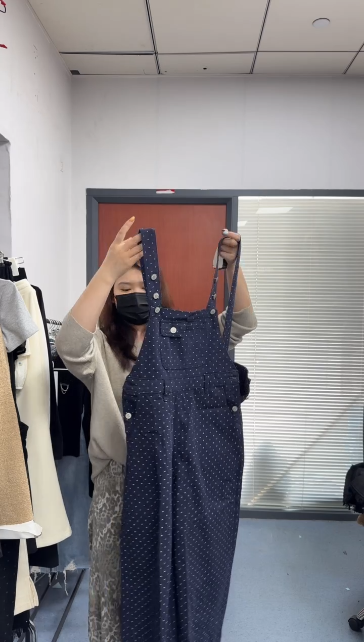 恐龙阿姨闪购商品：波点背带L