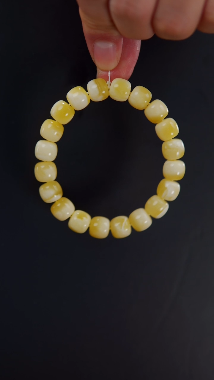 【闪购商品】蜜蜡手串未镶嵌15.07金白老型手串