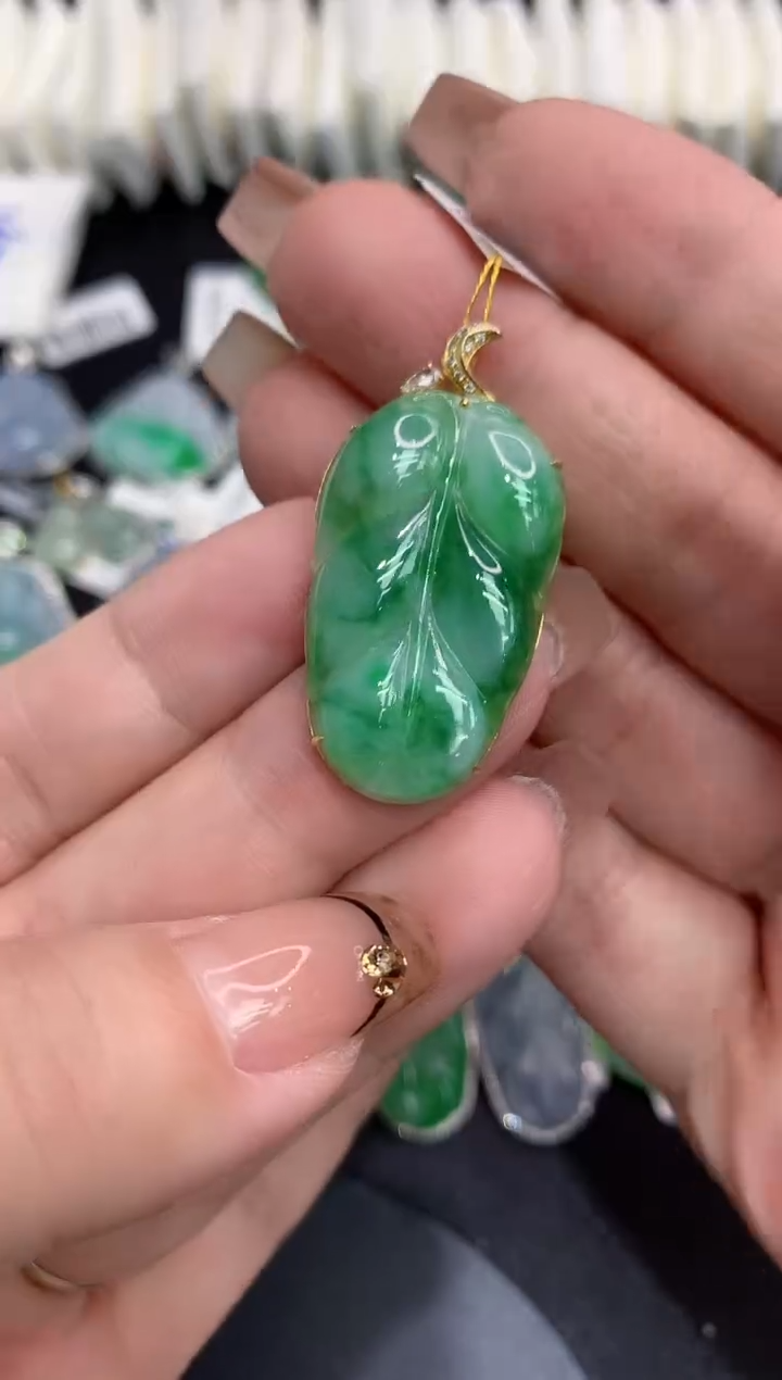 吊坠(不含链)18K金镶嵌翡翠111