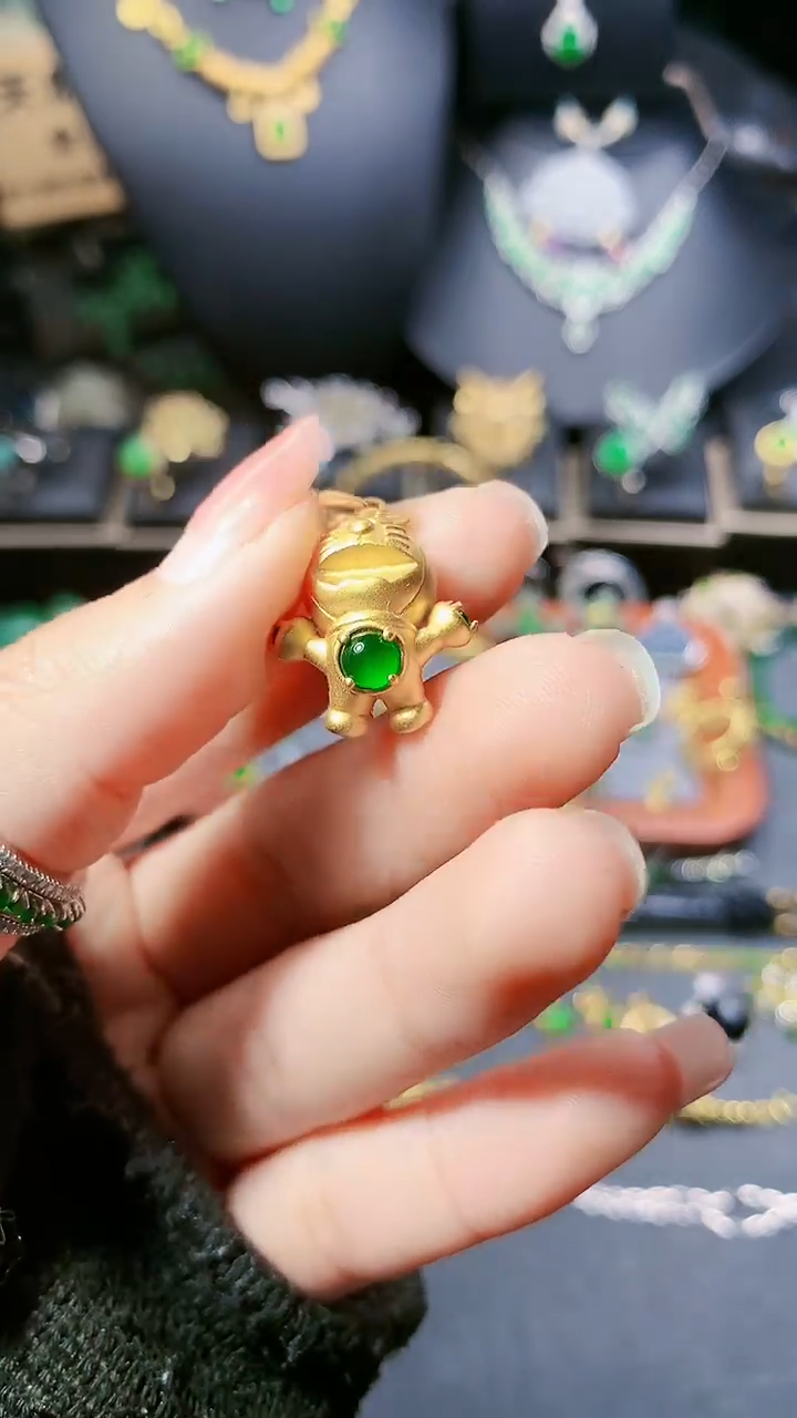 【闪购商品】翡翠吊坠(赠链)银S925镶嵌吊坠