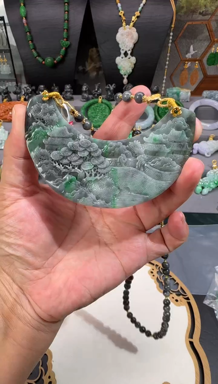 【闪购商品】翡翠颈饰未镶嵌牌子