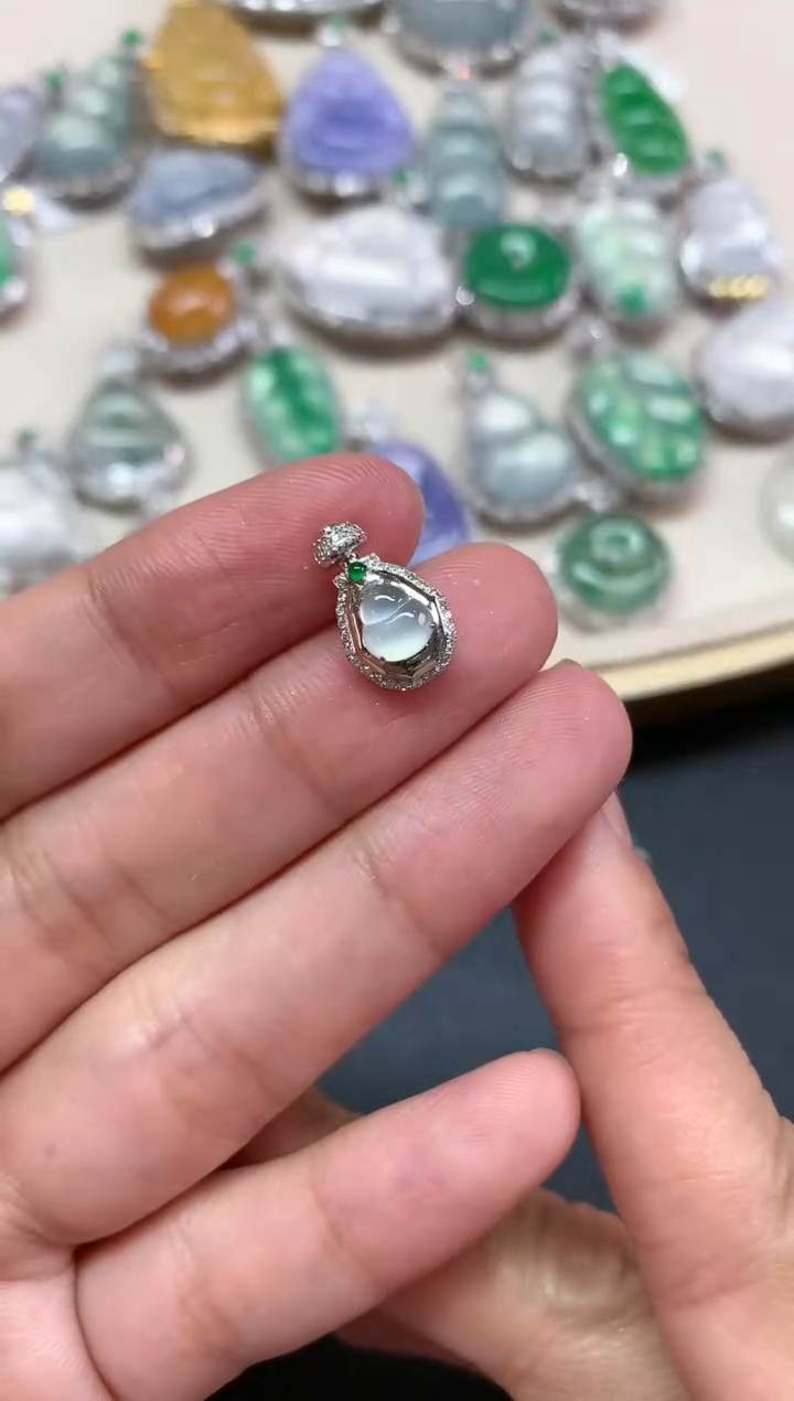 【闪购商品】翡翠吊坠(不含链)18K金镶嵌Z474|980