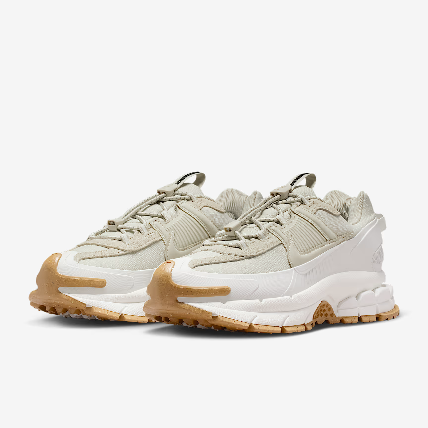 耐克NIKE迈柔轻户外版ZoomVomeroRoam女子冬季款运动鞋 HQ2181100