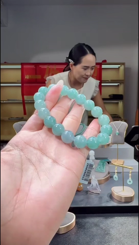 未镶嵌手串翡翠手串（多样性发其一）