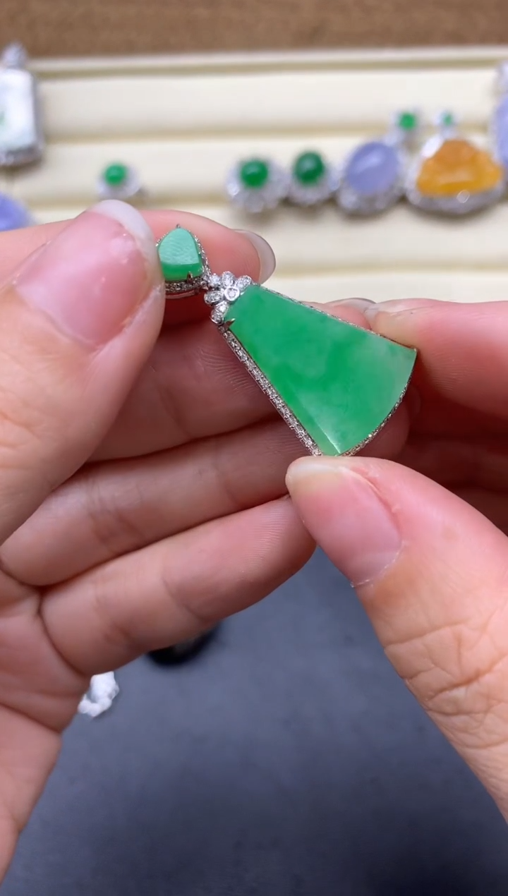 【闪购商品】翡翠颈饰18K金镶嵌466-中国好珍宝