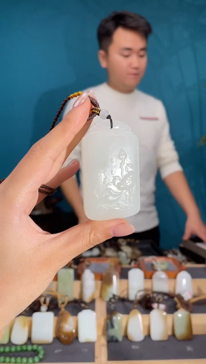 颈饰未镶嵌和田玉1