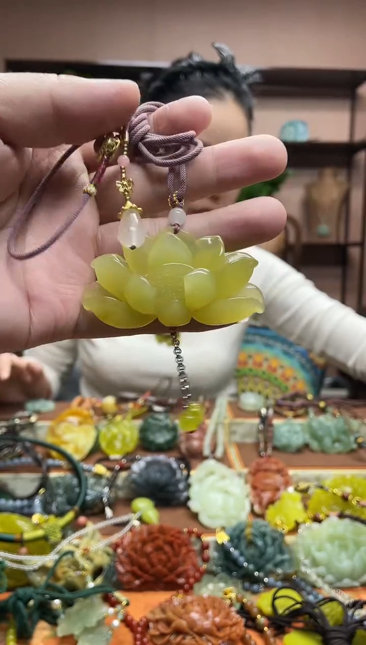 未镶嵌岫玉吊坠岁**好·