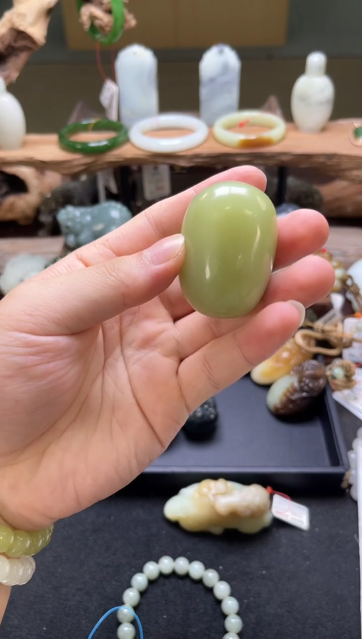 和田玉未镶嵌把件若羌黄玉 随形