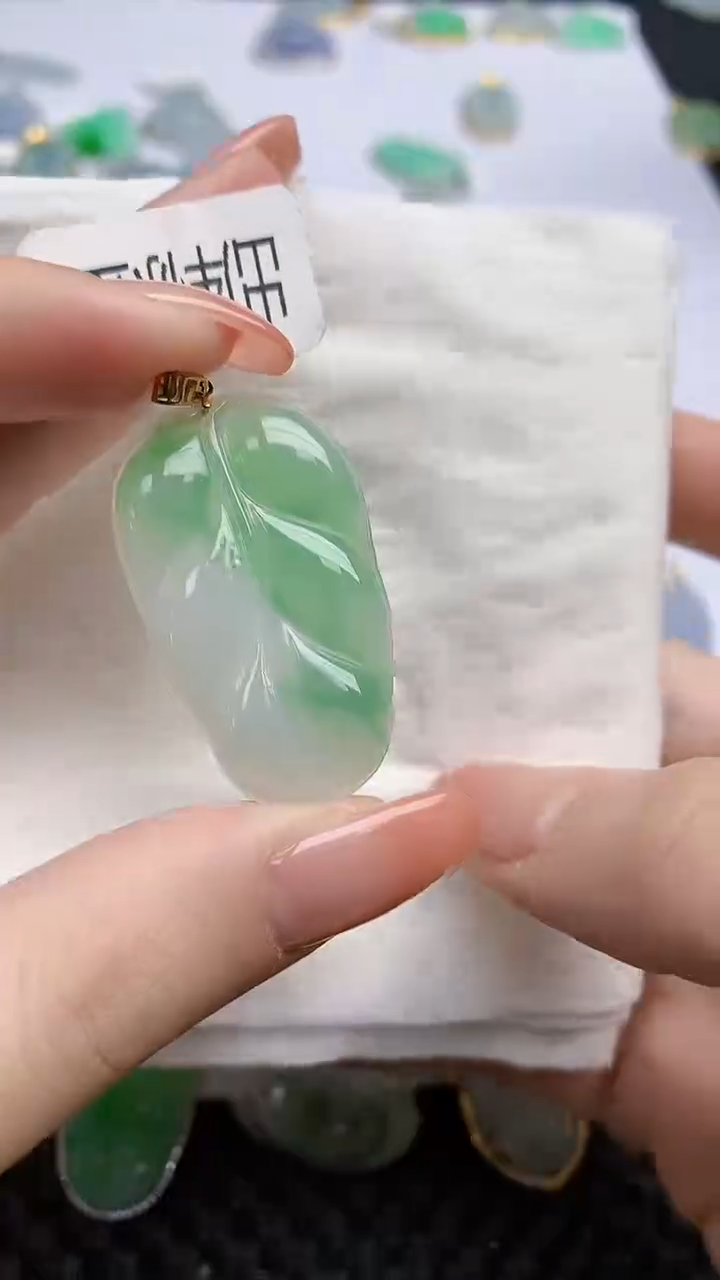 【闪购商品】翡翠颈饰18K金镶嵌天然翡翠A货