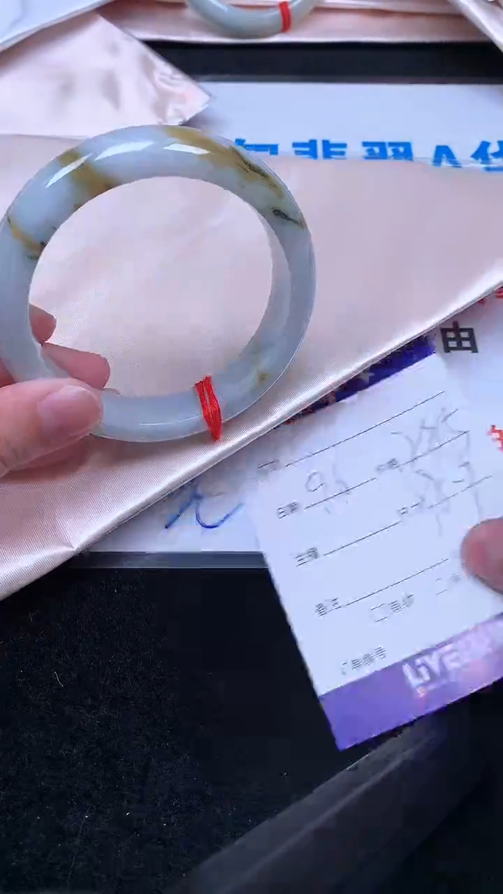 未镶嵌手镯翡翠.