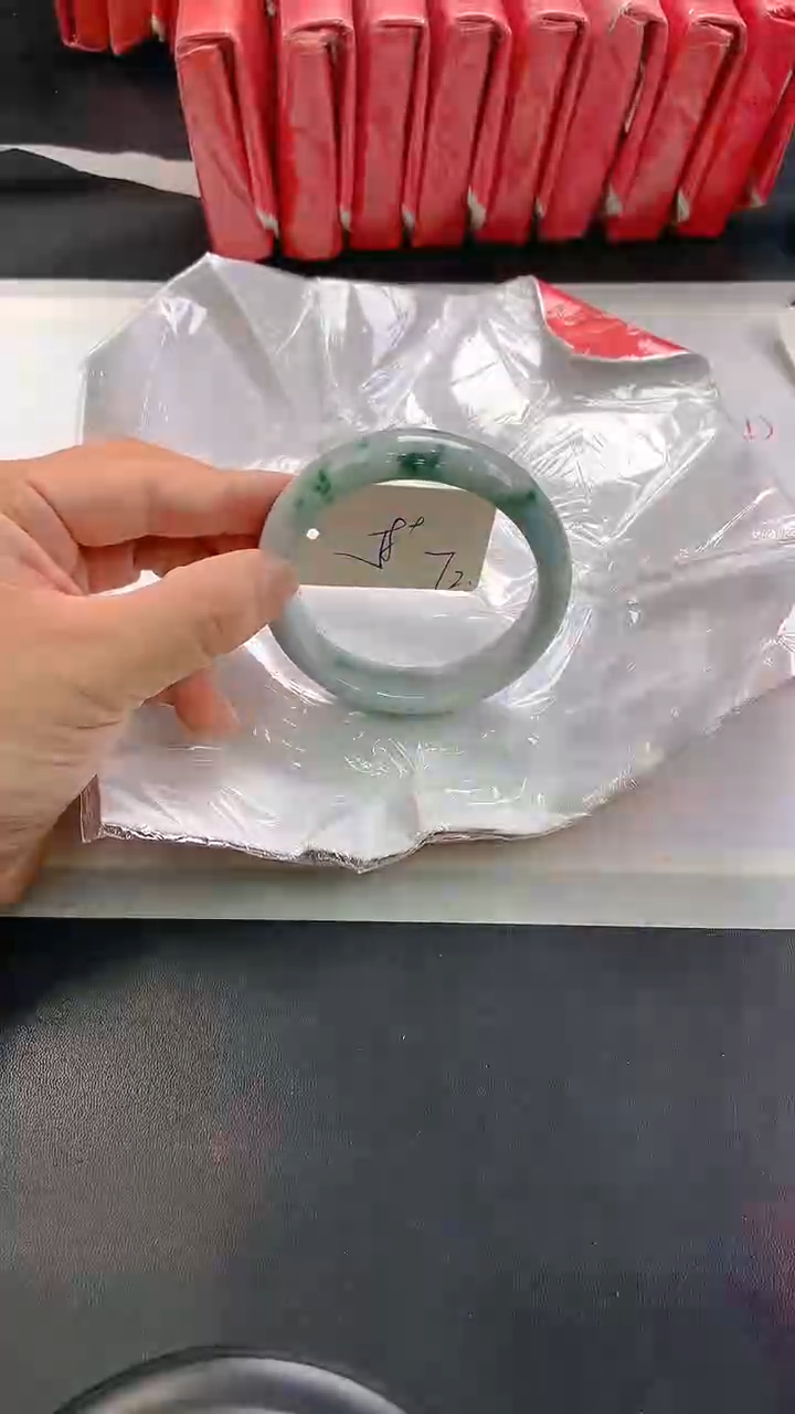 未镶嵌手镯翡翠72