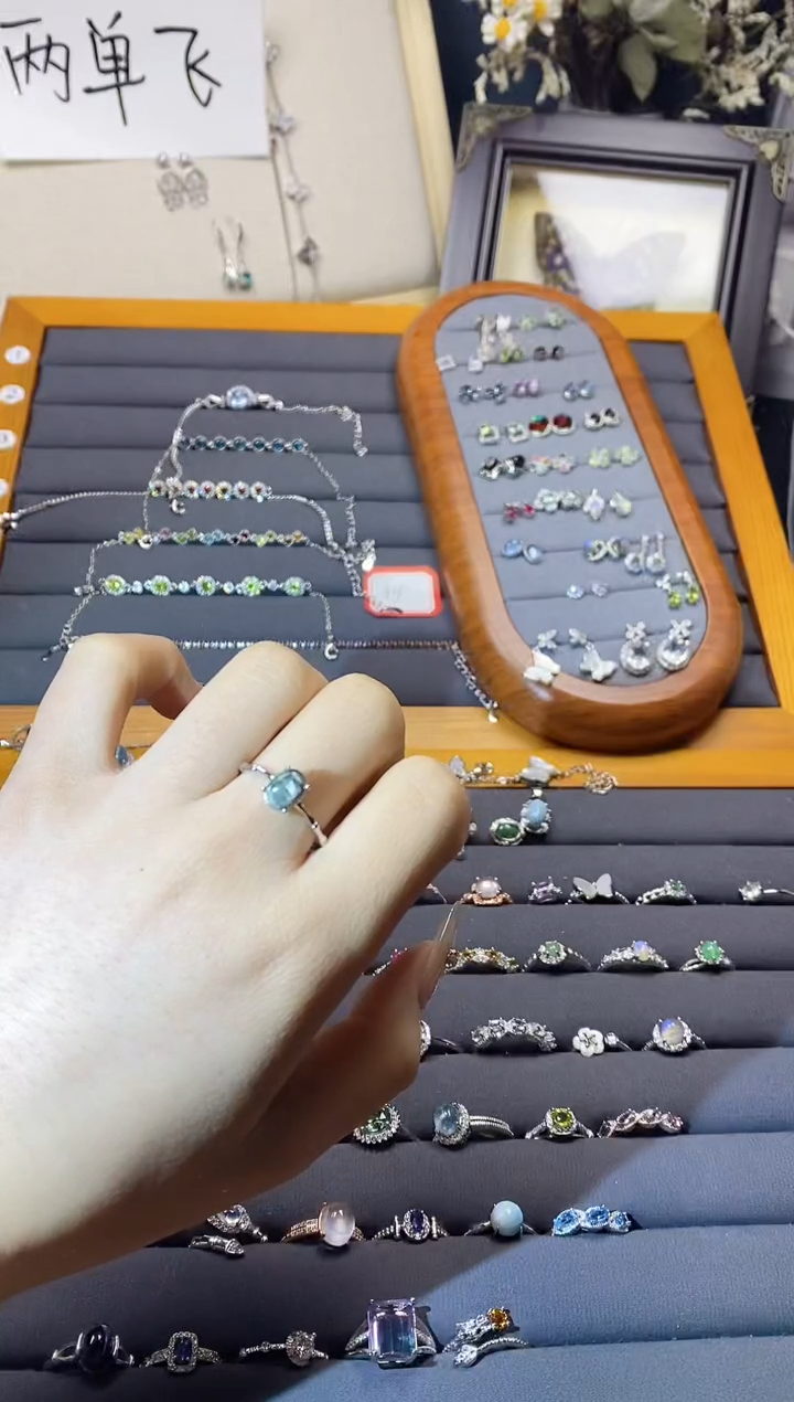 【闪购商品】水晶手链银S925镶嵌A130  