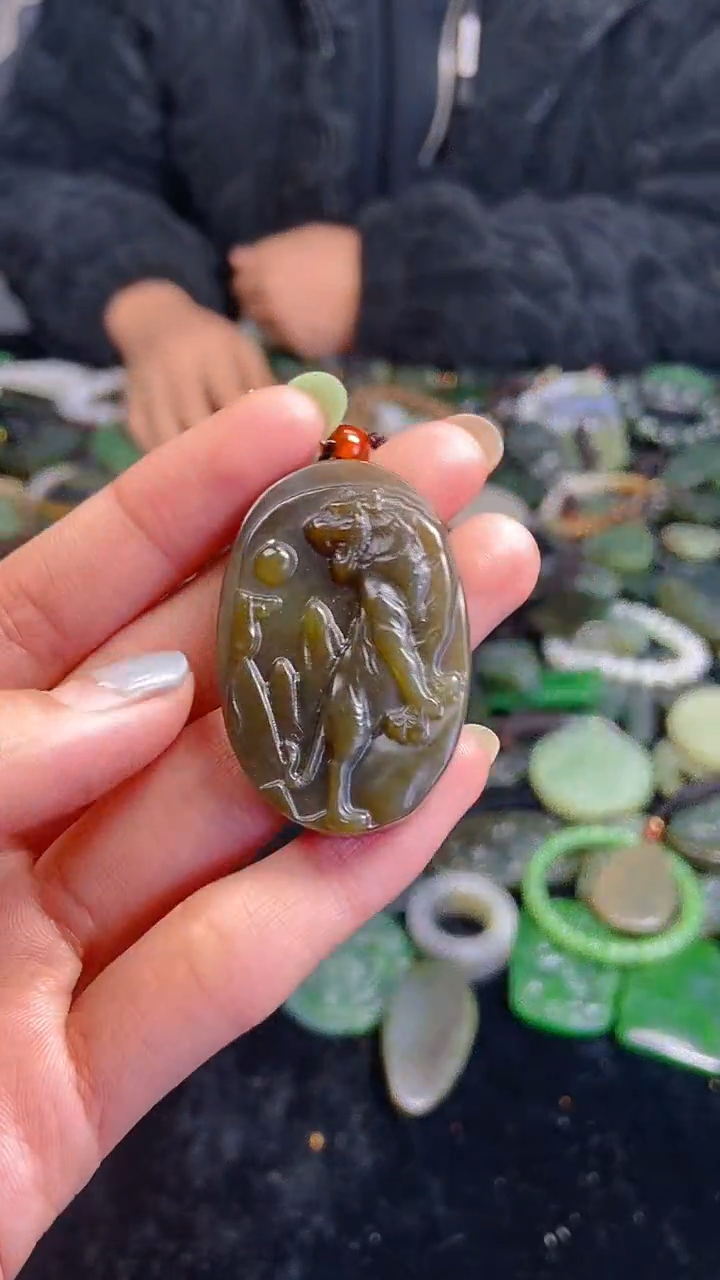 颈饰未镶嵌和田玉1