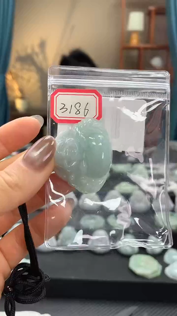 颈饰未镶嵌翡翠佛公3186